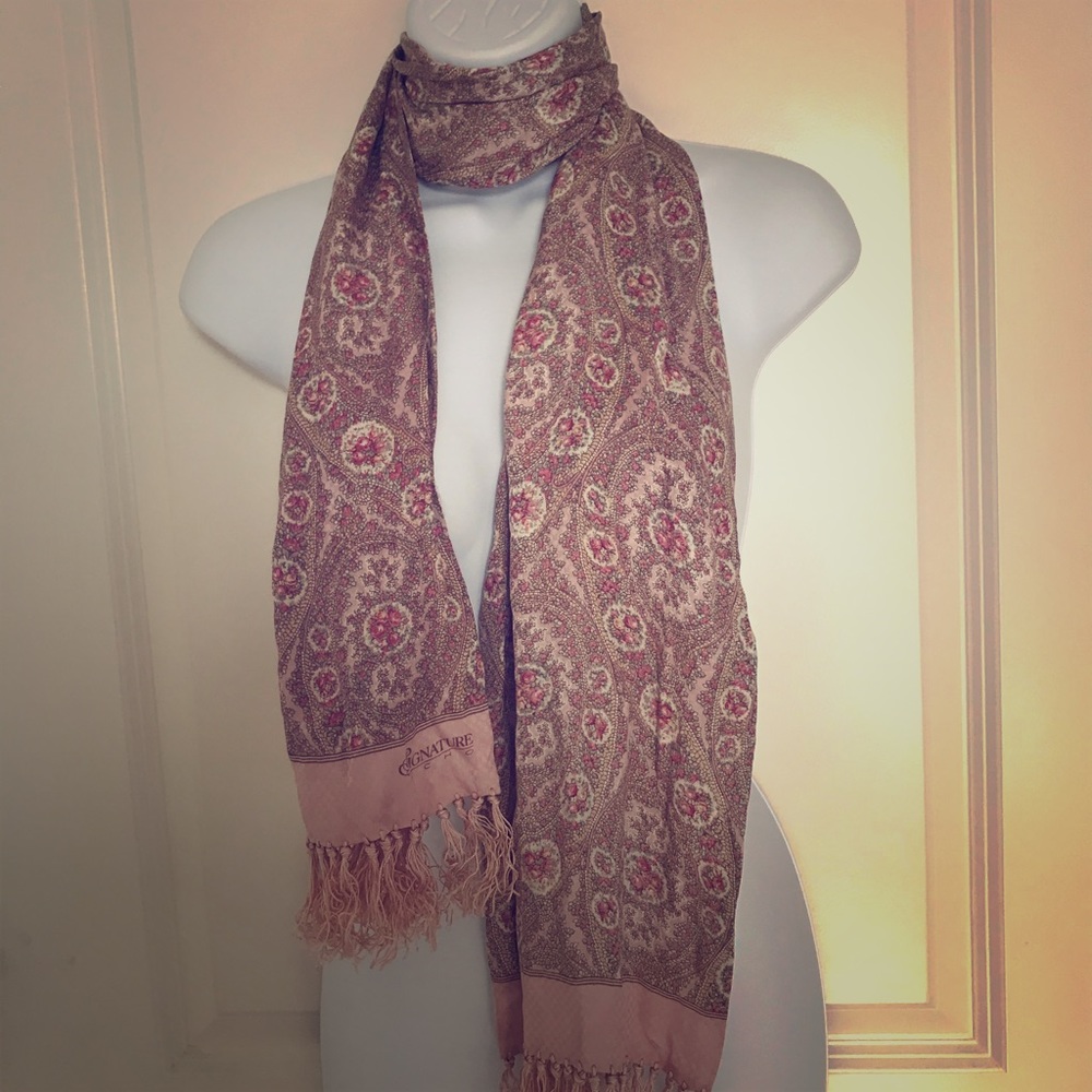 Signature echo pink flower scarf